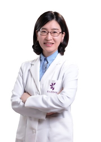 침으로 여드름으로 생긴 색소침착 없앤다