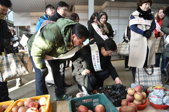 청송군 설맞이 전통시장 장보기