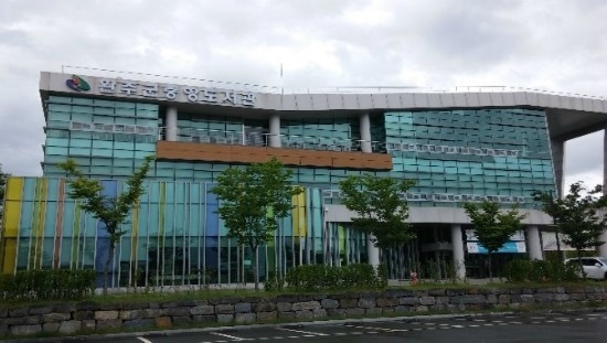 완주군 도서관은 일요일에 쉰다