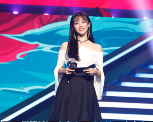 ‘루키’ 송의진, 오랜 기간 염원하던 꿈을 이루고 여자 친구 공식 공개