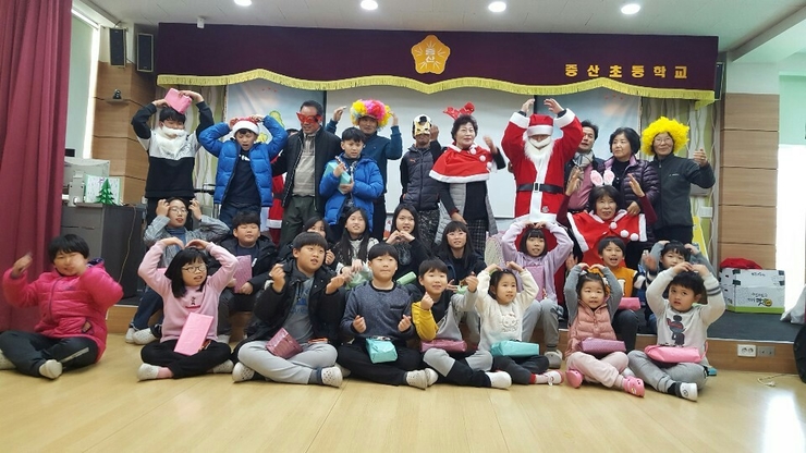 ‘증산면에 나타난 산타’…꿈과 희망을 전하는 귀농협의회