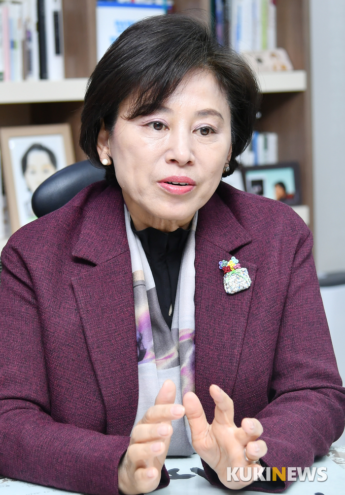 [쿠키인터뷰] 남인순 의원 “文정부 다를 거란 기대감, 20대 여성 지지율 높였다”