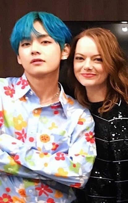 SNL 컴백에서 방탄소년단 뷔, ‘블루헤어’로 전세계를 팬으로 만들다
