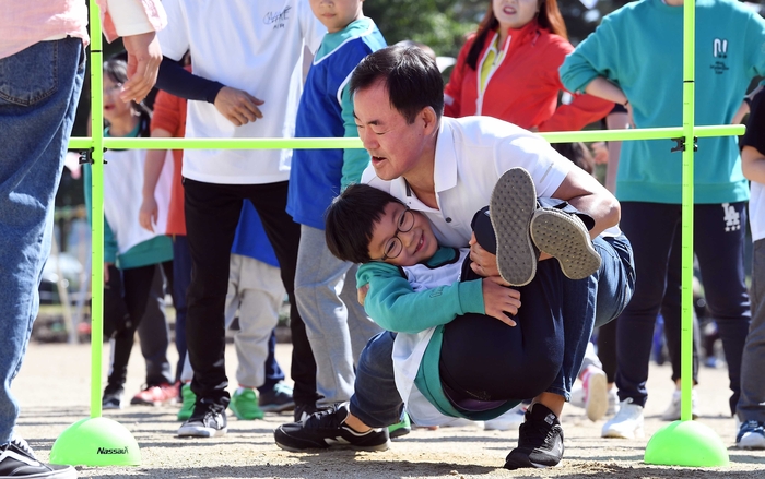 [곽기자의 트루라이프] 행복으로 물든 시골마을의 가을 운동회