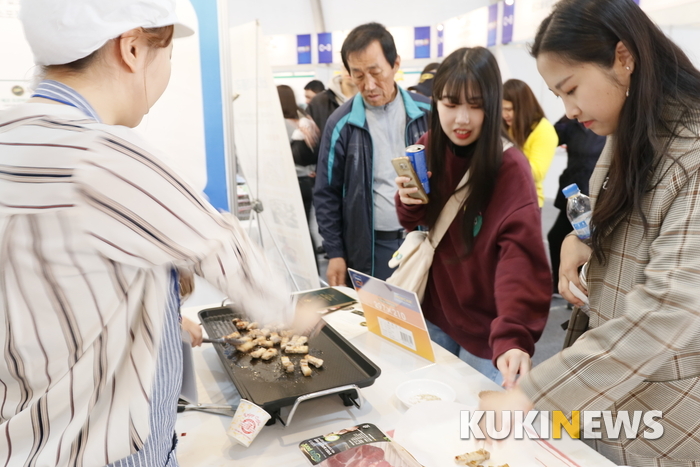 전북대 명품돈육 ‘두지포크’ 발효식품엑스포서 관심