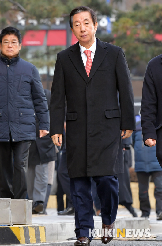 김성태, 무거운 발걸음