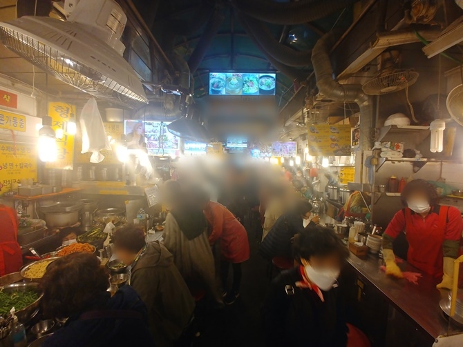 “터널의 끝 올까” 국수 골목 김 모락모락…돌아오는 상인 미소