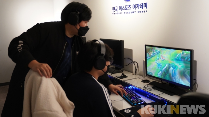 ‘나도 페이커처럼’… 프로게이머 꿈꾸는 아이들