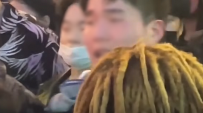 한 명이라도 더 살리자…이태원 참사 속 시민 구한 의인들