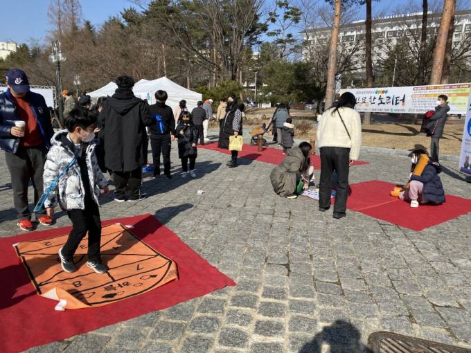 경북 곳곳, 설 연휴 인파로 북적