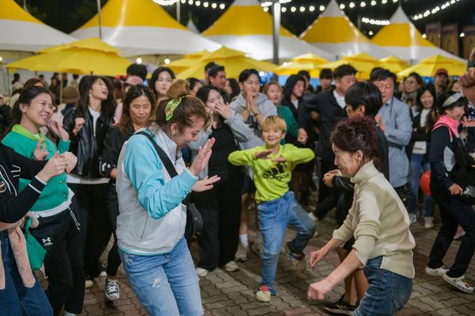 의령리치리치페스티벌 의령군 축제 역사상 최대 인파 기록