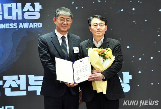 아신씨엔티 ‘생활안전 환경개선’ 행안부 장관상 수상 [2023미래행복대상]
