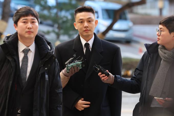‘마약 혐의’ 유아인, 머리 짧게 깎고 2차 공판 출석