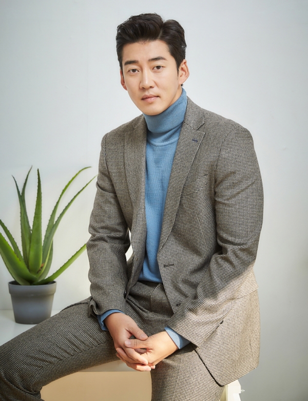 아웃도어 마운티아 새 모델에 윤계상 발탁