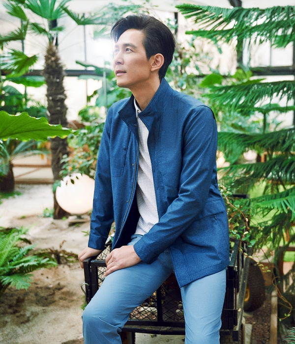 남성크로커다일, 이정재와 재계약