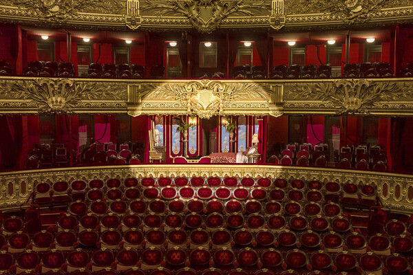 에어비앤비 오페라의 유령이 탄생한 오페라 가르니에(Palais Garnier)에서의 숙박 기회 선보여