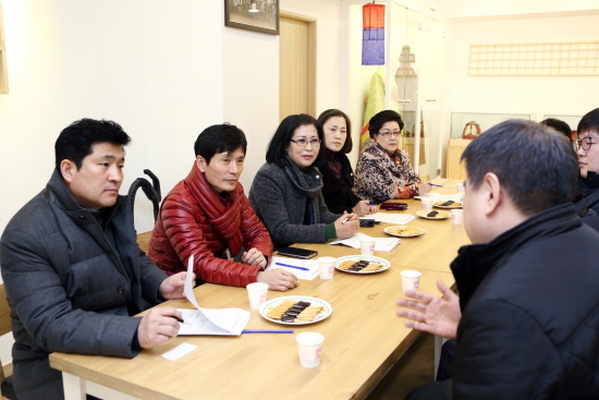구로구의회 행정기획위, 전통시장 현장활동 벌여