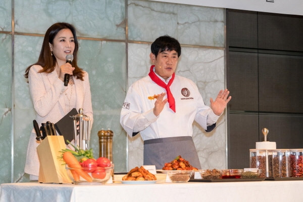 돈치킨, 이경규와 함께 허니마라치킨 선봬