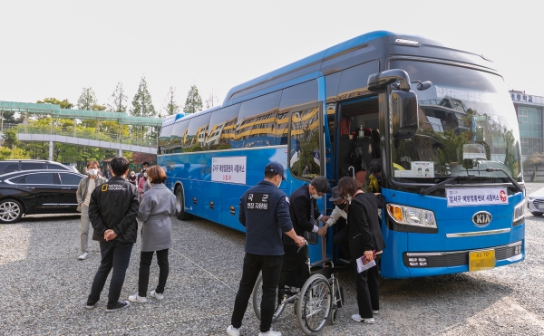 서울 강서구, 옛 염강초 예방접종센터 설치 … 화이자 백신 접종 시작