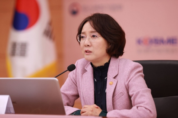 中企, 수출 주역 만들 것… 이영 장관, 정책 역량 전력투구