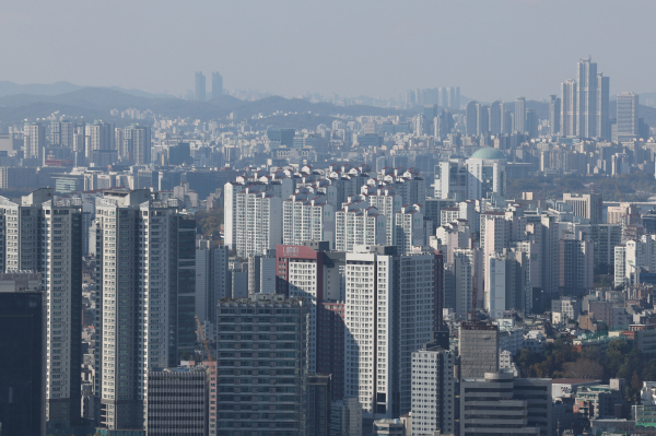 [기획] 내년 상반기까지 규제완화도 기대 못해