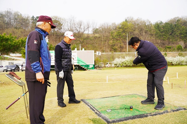 구미을 국민의힘 강명구 후보, 선산 파크골프장 방문
