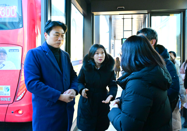 최호정 의장, 대리‧퀵서비스 기사 등 이용…이동노동자 쉼터 방문