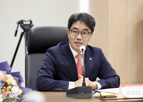 김성섭 중기부 차관, 소담스퀘어 충북 개소식서 격려