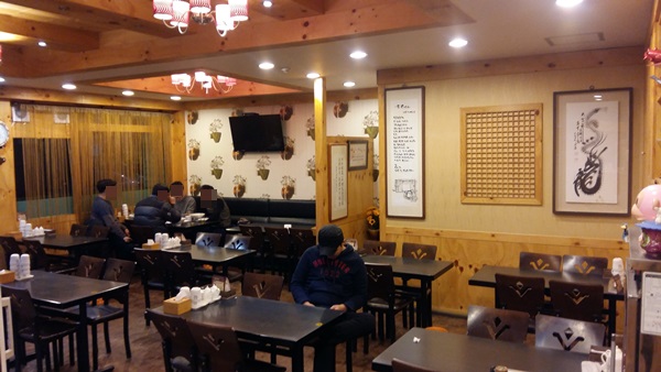 [인터뷰] 망원동맛집 초한초마…깔끔하고 개운한 국물 입맛 사로잡아