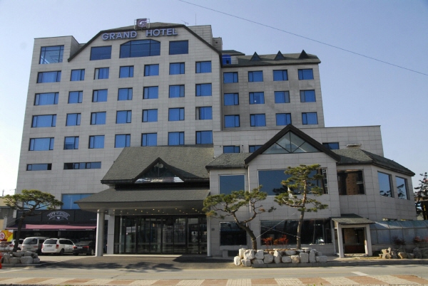 익산시의 唯一無二  익산 그랜드팰리스호텔 패러다임 전환 통해 파격적 가격으로 숙박 및 뷔페 제공