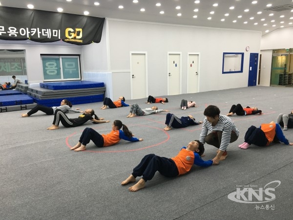 [인터뷰] 체조와 무용이 하나가 되어 꽃 피우다...율하 체조무용 아카데미 이선빈‧정천우 원장