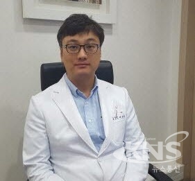 [미니 인터뷰] 여름철, 무좀 어떻게 관리해야 할까?...광교 아름다운 피부과 박찬혁 원장