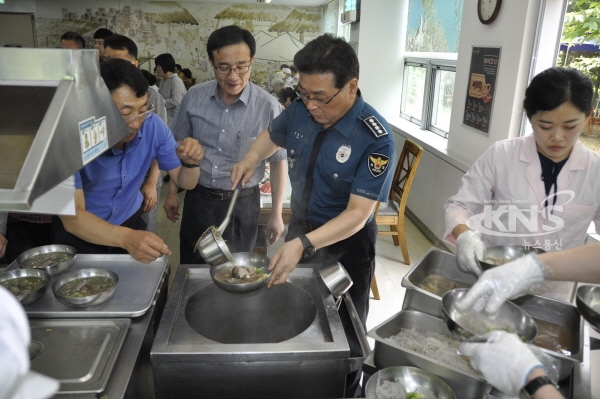인천삼산경찰서, 지역 노인들 초청 `한끼 나눔행사 개최