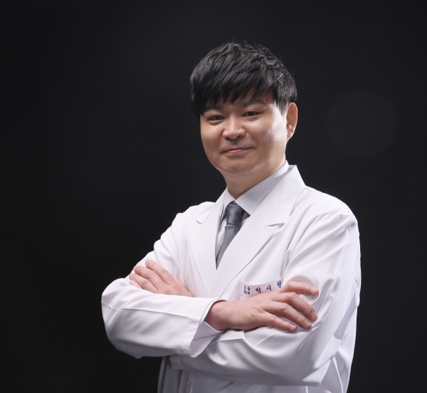 [인터뷰] 부산 지세스성형외과 박시현 원장 가슴성형 후 경과 꼼꼼하게 체크해야