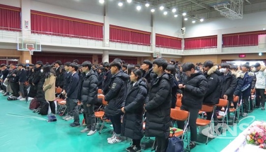 [포토뉴스] 대구시지중, 한발 앞선 올해 첫 졸업식
