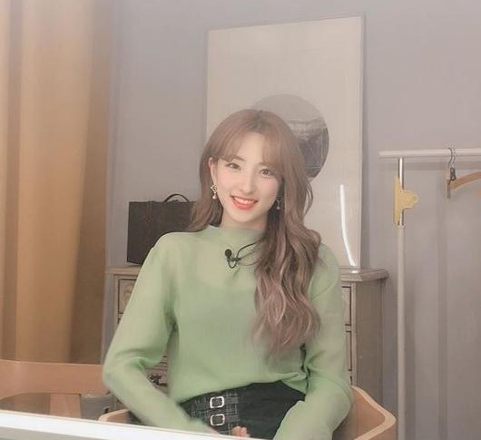 우주소녀 은서, 금발 헤어로 뽐낸 물오른 요정미...패션도 완벽