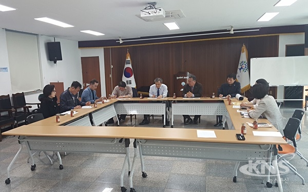 곡성군, 석곡 흑돼지 숯불구이 명성 회복 위해 모였다