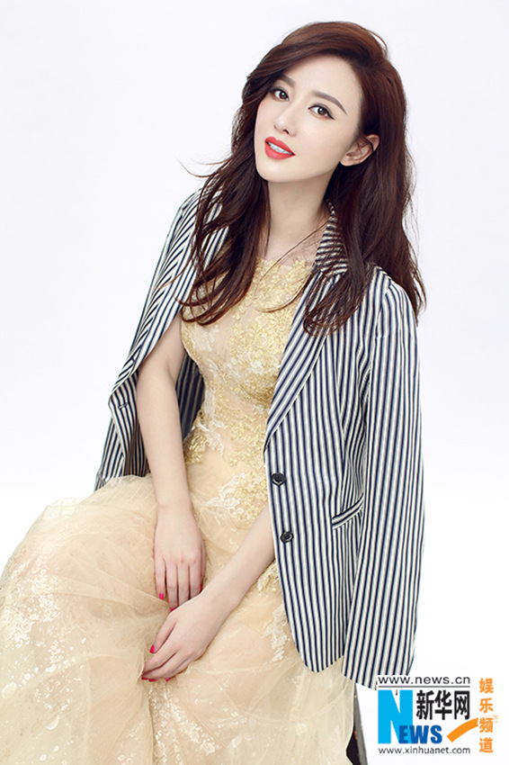 미스 유니버스 차이나 장멍, 화보서 화려한 미모 자랑