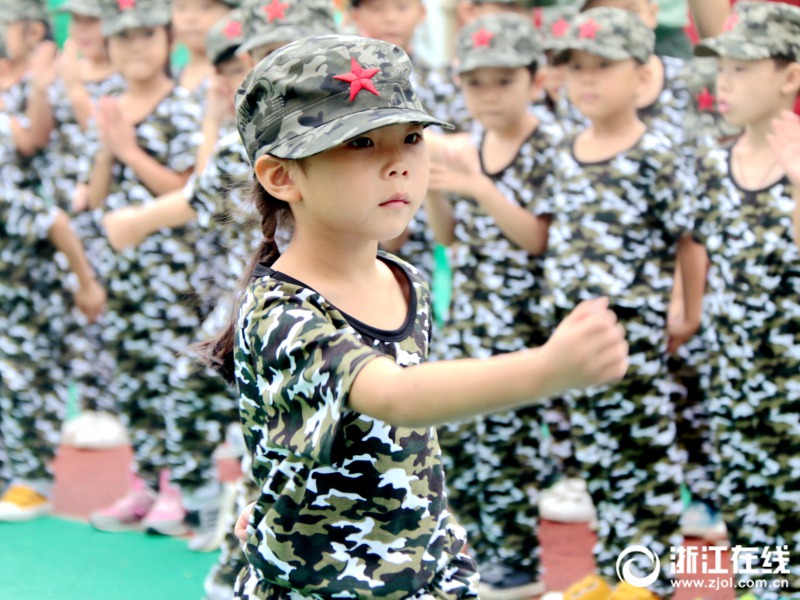 중국 창싱: 유치원 ‘어린이 사관학교’ 개학