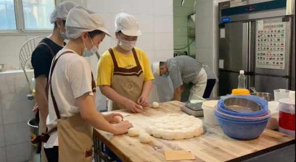 독일 아저씨의 조용한 베이커리 전문점…中네티즌 “마음 따뜻한 빵집에 감동!”
