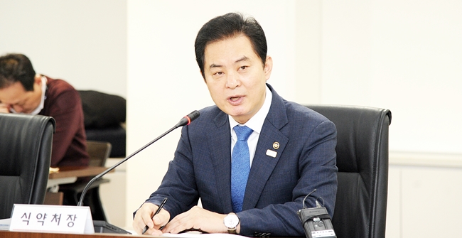 류영진 식약처장, 중소기업 현장 목소리 경청