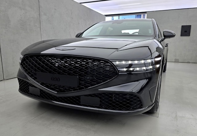 제네시스, ‘사장님차’ 자존심 지켰다⋯ G90, 벤츠·BMW보다 2배 더 팔려