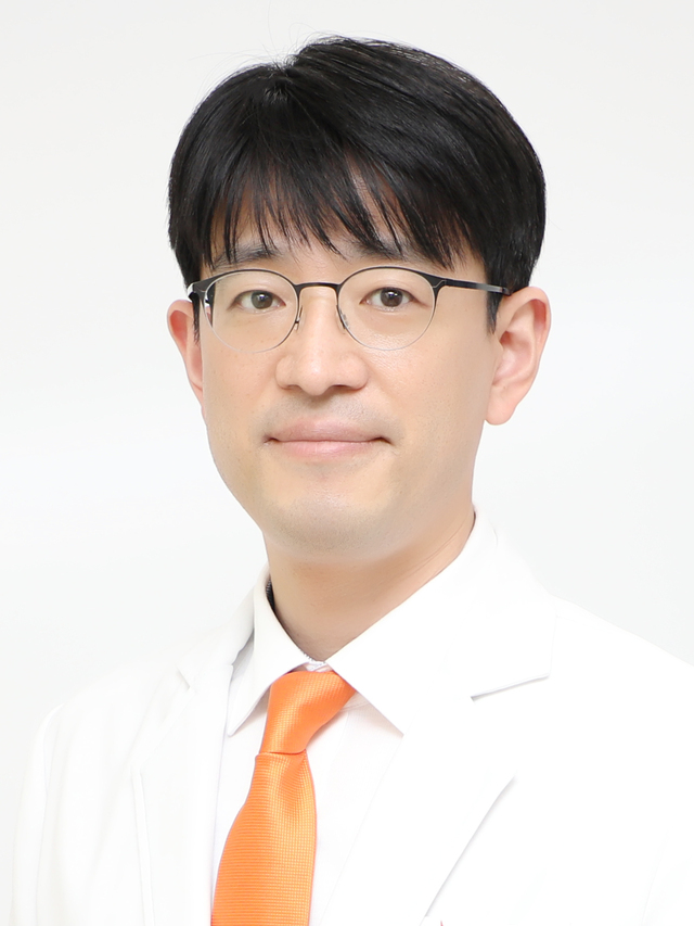 [명의칼럼] 낙상으로 인한 고관절 골절, 신속한 치료로 합병증 막아야
