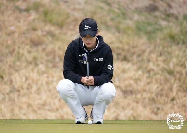 홍정민, KLPGA 투어 두산건설 위브 챔피언십 3라운드 1위…스트로크 경기 첫 우승 바라봐