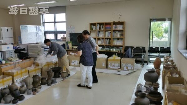 평생모은 고 예술품 석정문학관 기증