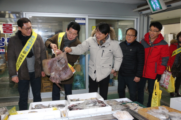 전북도의회 익산서 전통시장 살리기나서