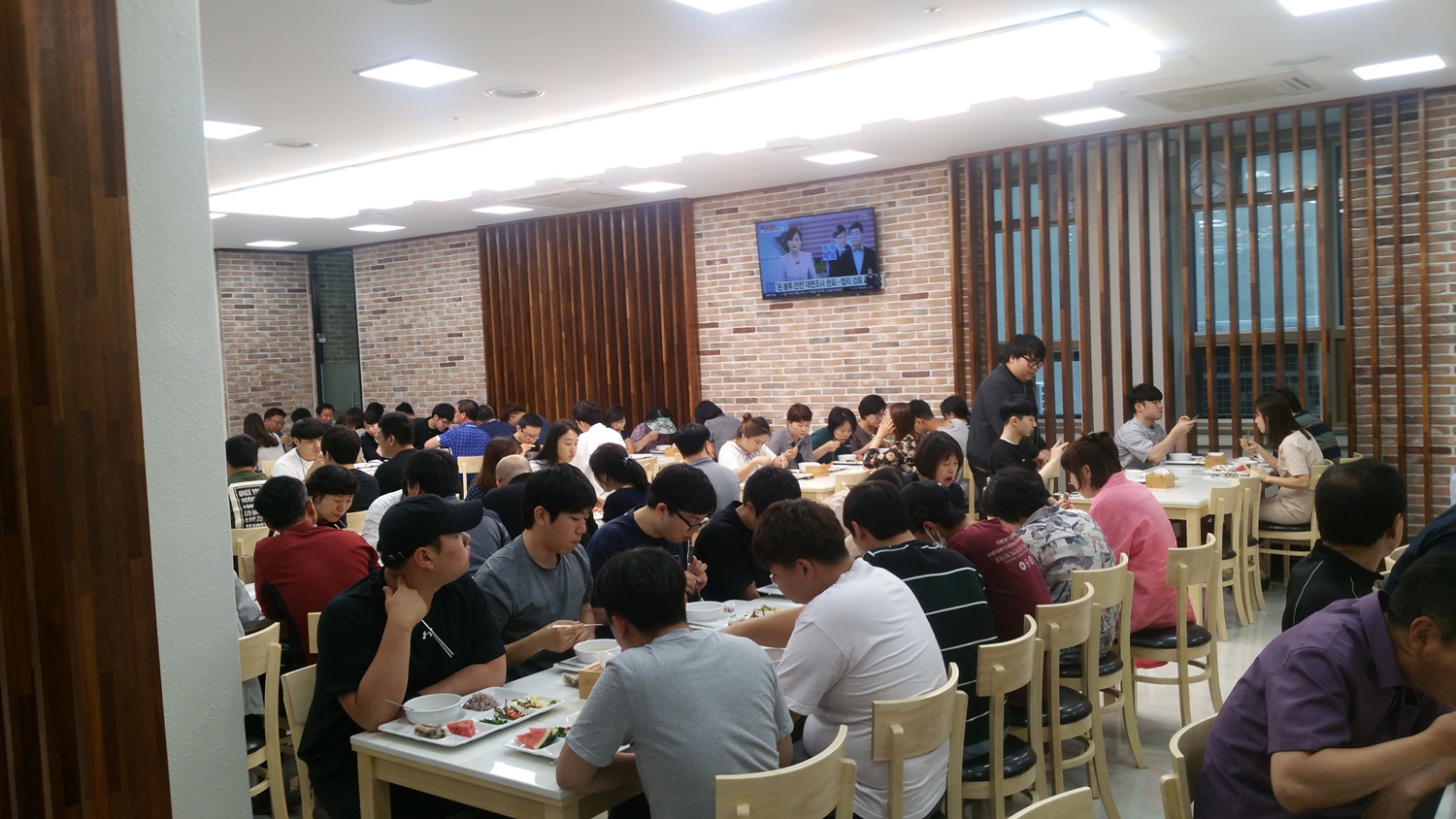 덕진구청 구내식당 23년 만에 새단장