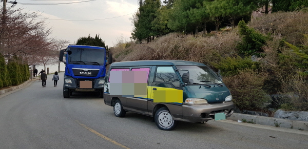 군산시내 화물차 불법주차 대형사고 위협