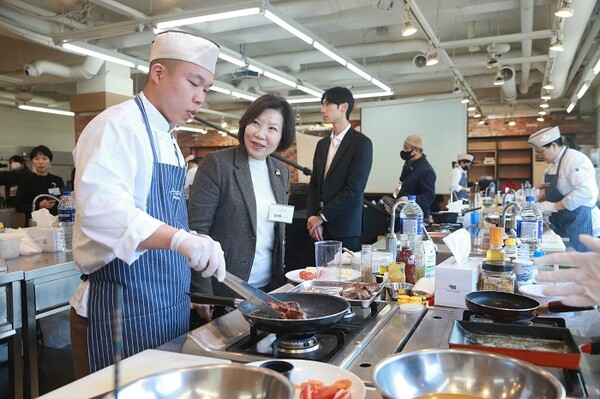양봉 산물을 이용 다양한 요리를 개발해 농가 소득 증대 앞장