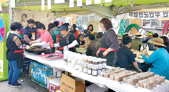 부안 맛과 멋에 흠뻑…마실축제 먹거리장터 성황